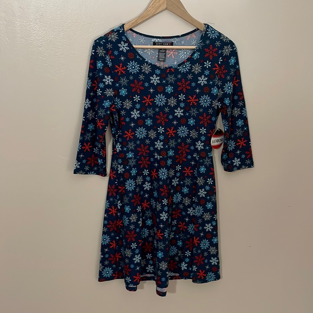 NWT Just One Snowflake Dress. Medium